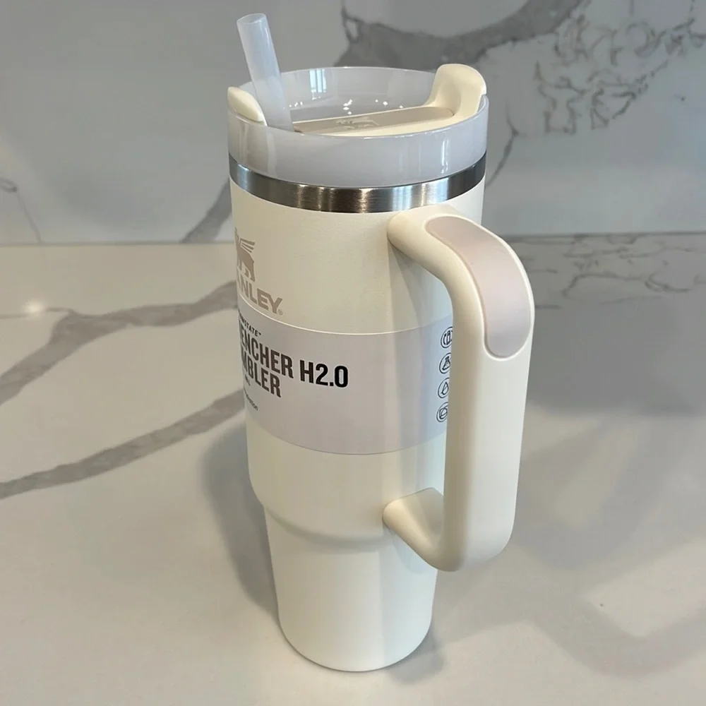 Stanley - 30 oz. CREAM Quencher H2.0 Flowstate Tumbler with Handle - NWT!